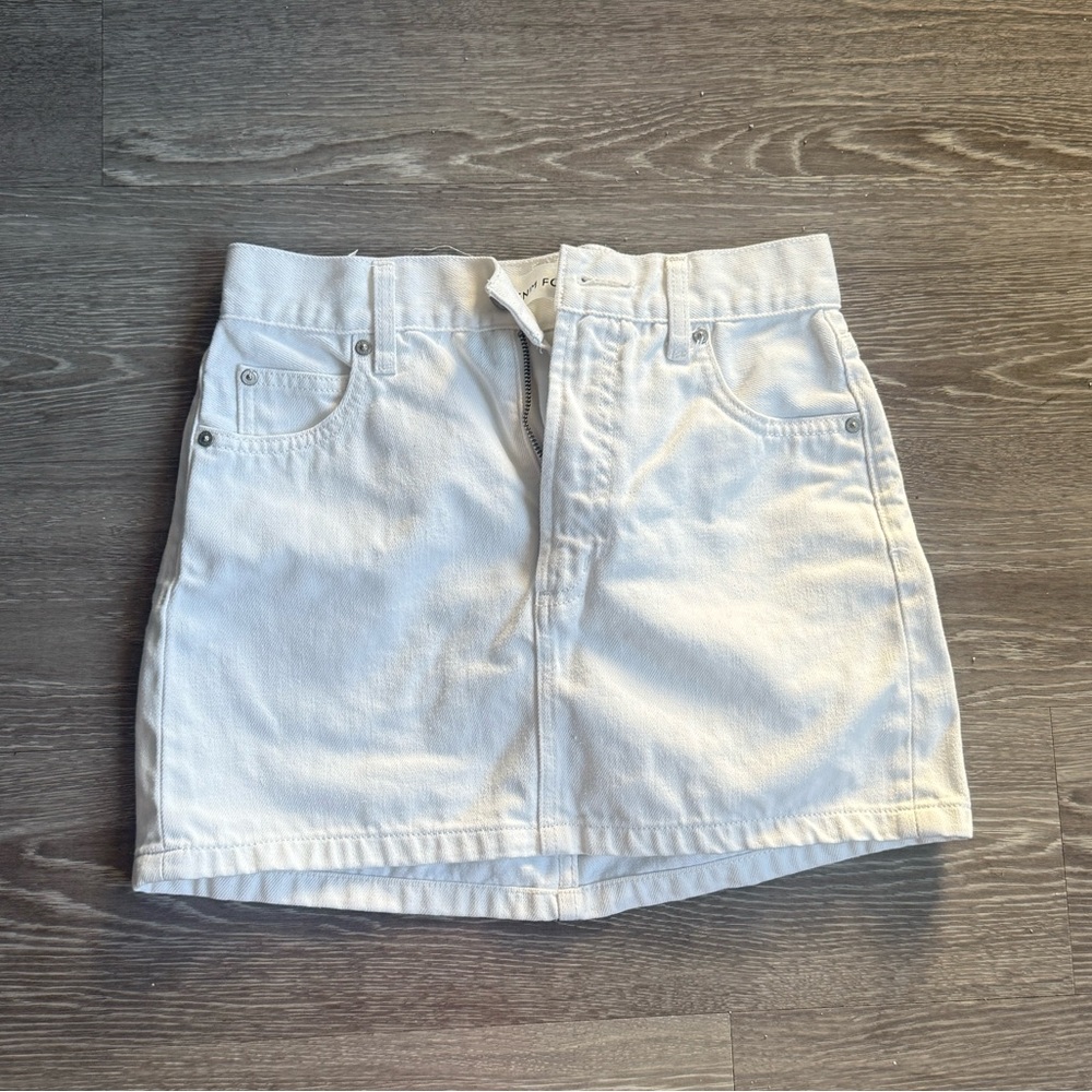 white aritzia denim forum 90s ricci skirt mini skirt size 00